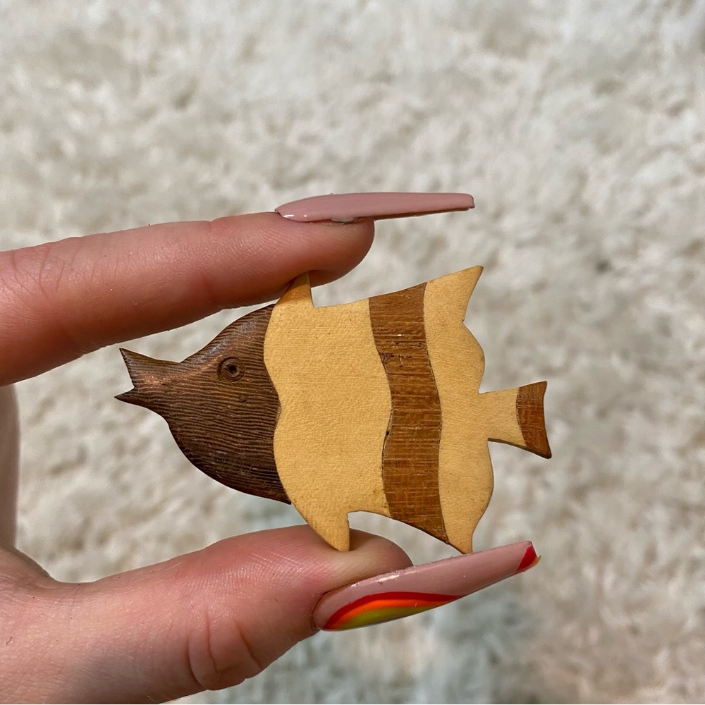 New! ☆ Balinese Handmade Fish Pin For Bags, Clothes, Etc.! - Picture 7 of 9
